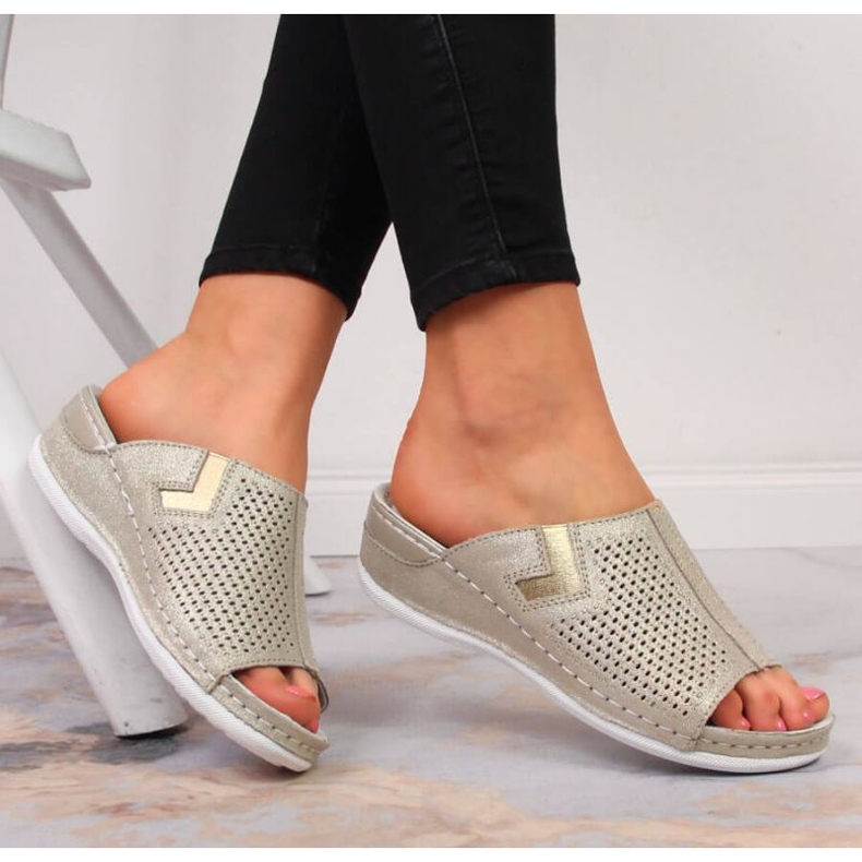 Kožené pantofle na klínku S. Barski W OLI163B zlaté zlatý 2