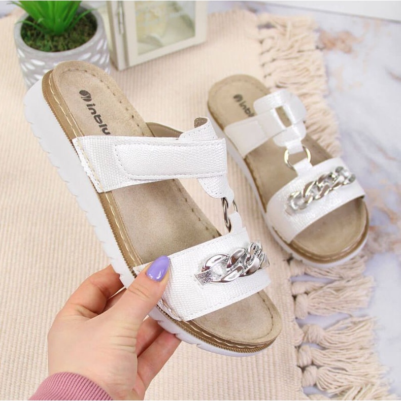 Žabky na suchý zip s řetízkem lesklý Inblu W ARC11 bílý 1