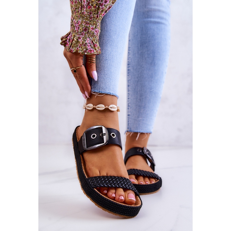 Módní pantofle s přezkou Big Star JJ274730 Black černá 2