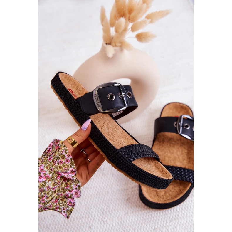 Módní pantofle s přezkou Big Star JJ274730 Black černá 1