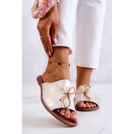 Kožené dámské pantofle Nicole 2659/004 Bílá a zlatá bílý 1