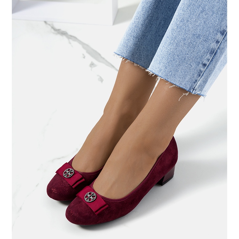 Lesklé kaštanové lodičky od Baten červené 1