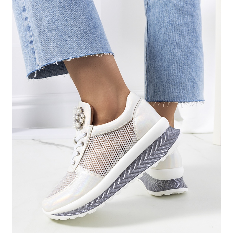 Bílé holografické tenisky od Saggers bílý 2