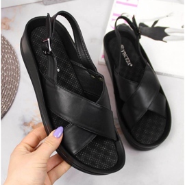 Černé sandály na klínku Vinceza W JAN117A černá 1