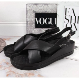 Černé sandály na klínku Vinceza W JAN117A černá 2