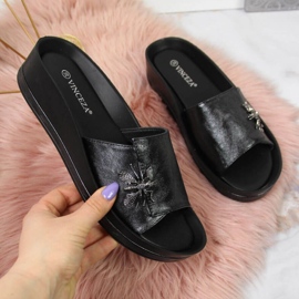 Pantofle na klínku s hmyzem Vinceza W JAN118A černé černá 1