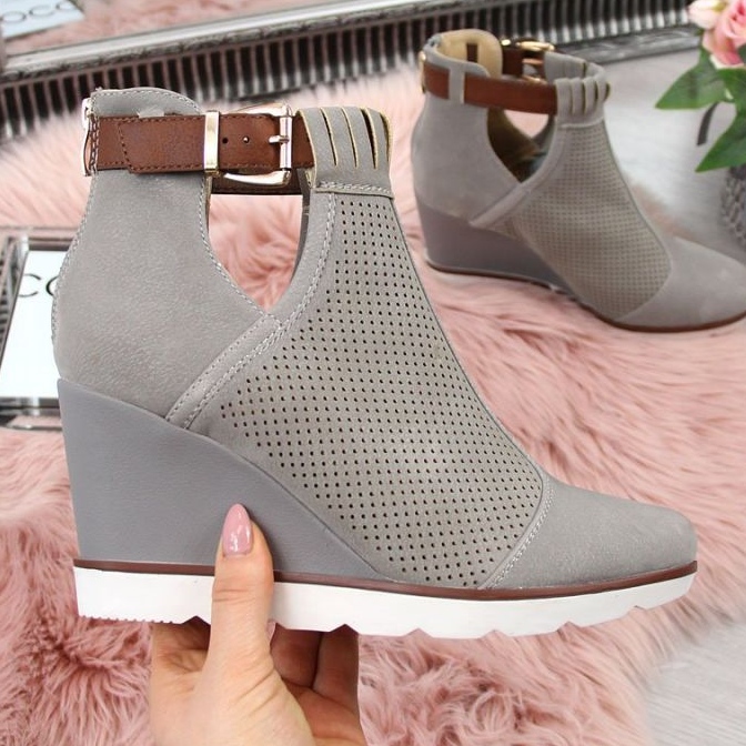 Šedé prolamované tenisky na klínku Filippo W PAW117B šedá 1