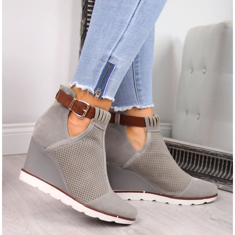 Šedé prolamované tenisky na klínku Filippo W PAW117B šedá 2