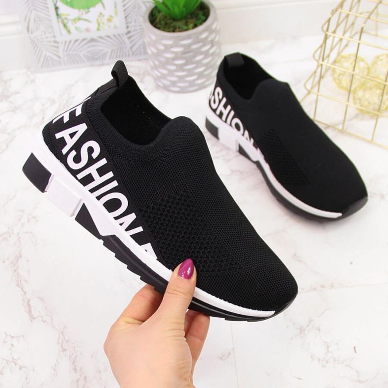 Černé sportovní boty slip on Filippo W PAW224A černý 1