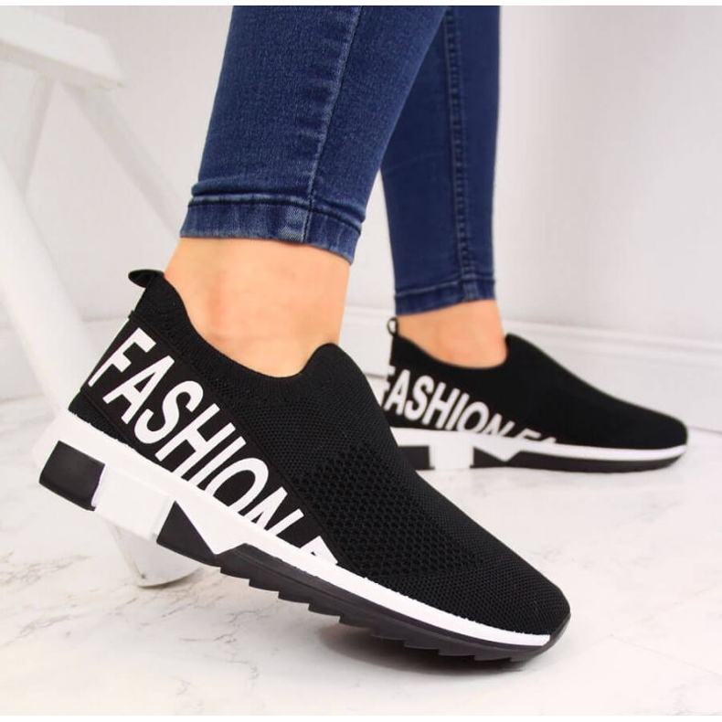 Černé sportovní boty slip on Filippo W PAW224A černý 2