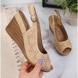 Sandály na klínku eVento W EVE349B béžové béžový 1