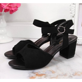 Černé sandály na sloupku Vinceza W JAN113A černá 2 Černé sandály na sloupku Vinceza W JAN113A černá 2