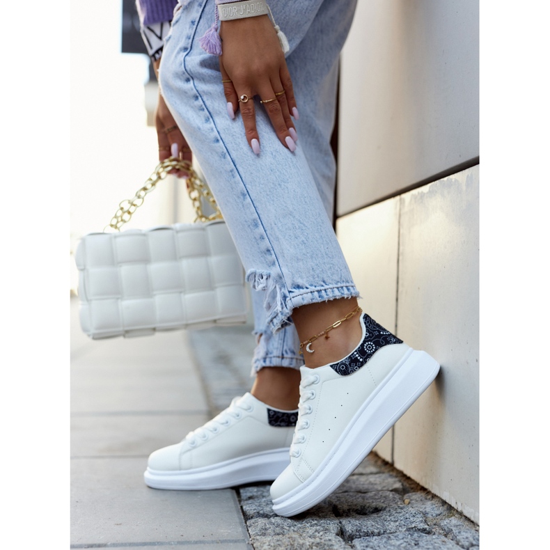 FE1 Klasické dámské sportovní boty Black and White Meleris bílý 1