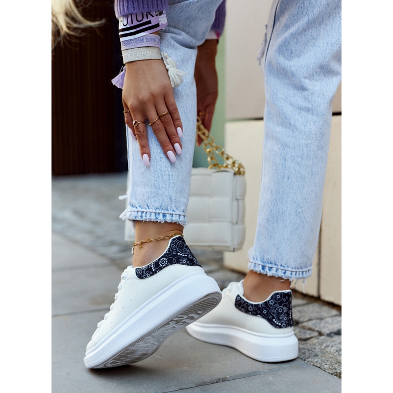 FE1 Klasické dámské sportovní boty Black and White Meleris bílý 2