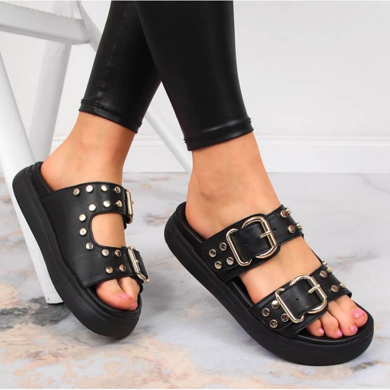 Pantofle s nýty Bugatti JJ253070 W INT1720A černé černá 1