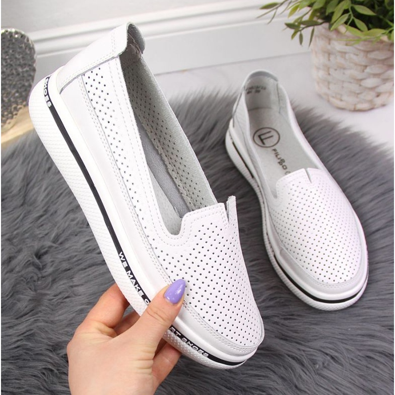 Kožené prolamované boty Filippo W PAW342 bílé bílý 1