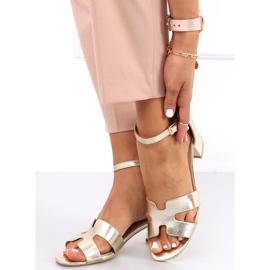 Nabila Gold sandály na vysokém podpatku zlatý 1