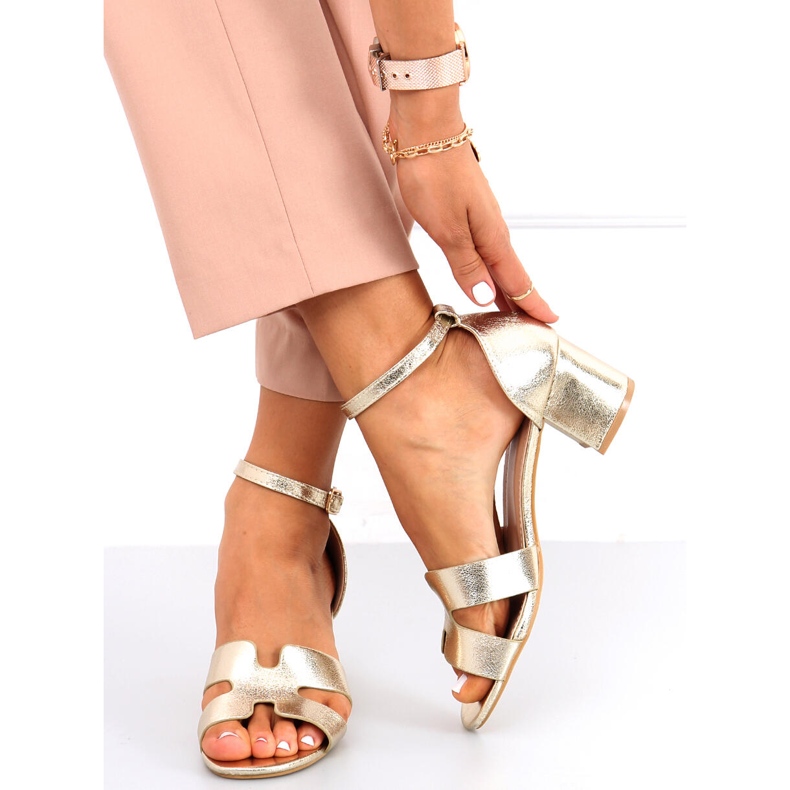 Nabila Gold sandály na vysokém podpatku zlatý 2