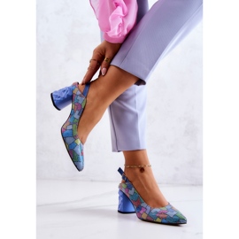 Kožené lodičky na tyči Maciejka 05427-06 Vícebarevná modrý 2