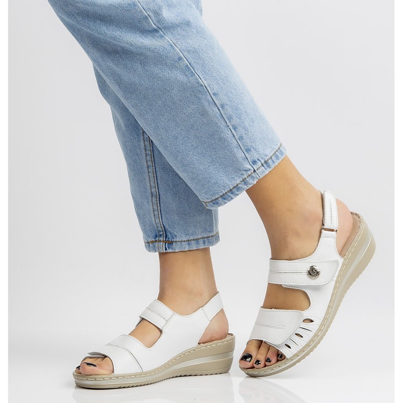 Filippo DS1402 / 20 Wh Bílé sandály bílý 2