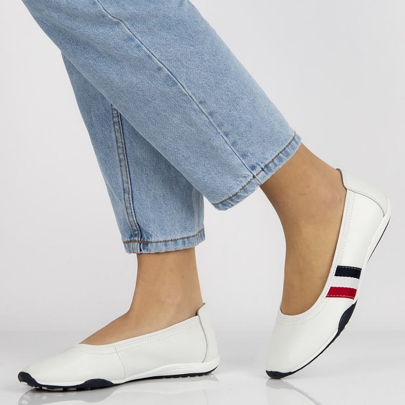 Kožené boty Filippo DP2063 / 21 Wh bílé bílý 2