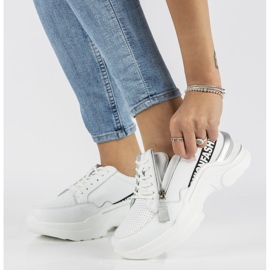 Kožené tenisky Filippo DP2057 / 21 Wh bílé bílý 1