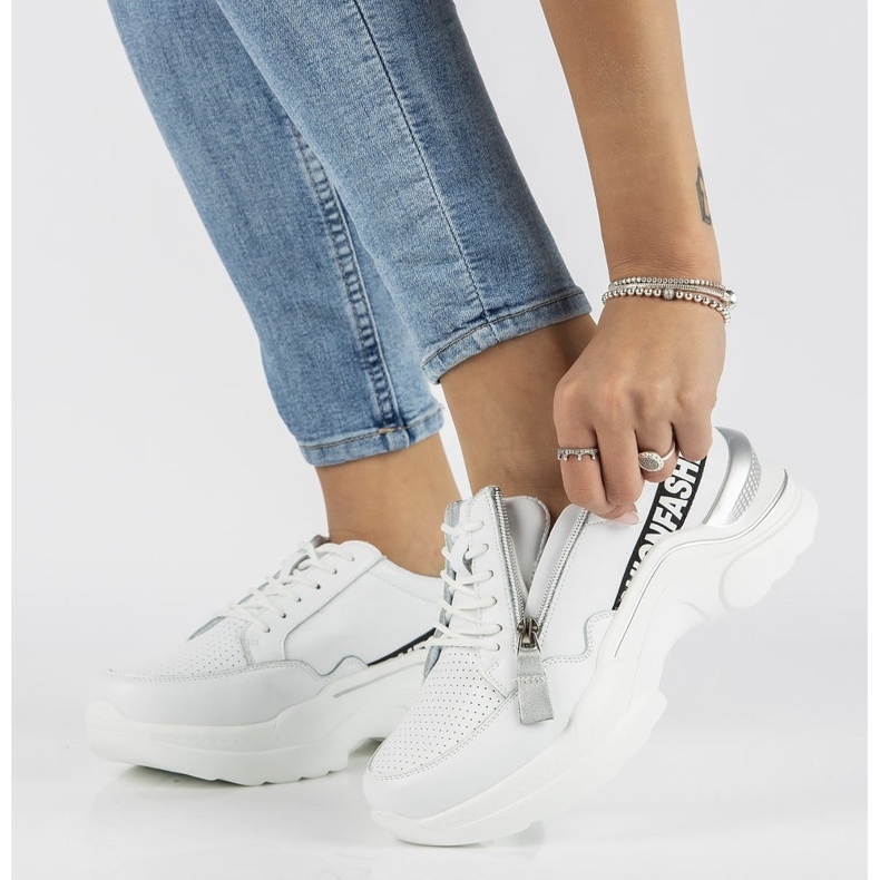 Kožené tenisky Filippo DP2057 / 21 Wh bílé bílý 1