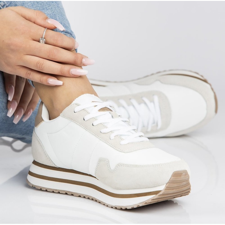 Bílé tenisky Filippo DP2111 / 21 Wh bílý 1