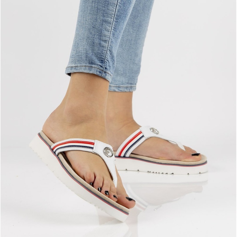 Kožené pantofle Filippo DK2327 / 21 Wh bílé bílý 1