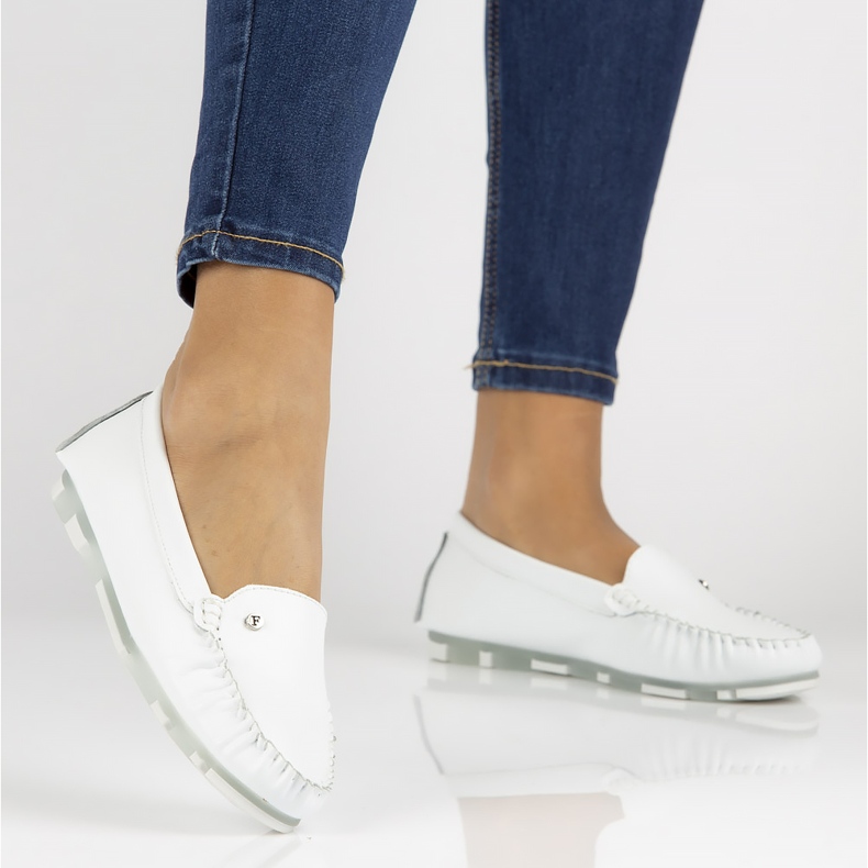 Kožené mokasíny Filippo DP2037 / 22 Wh bílé bílý 1