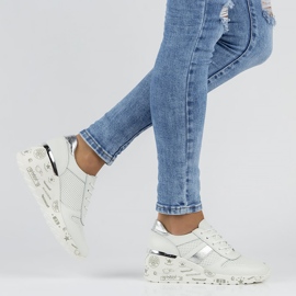 Kožené tenisky Filippo DP3550 / 22 Wh bílé bílý 2