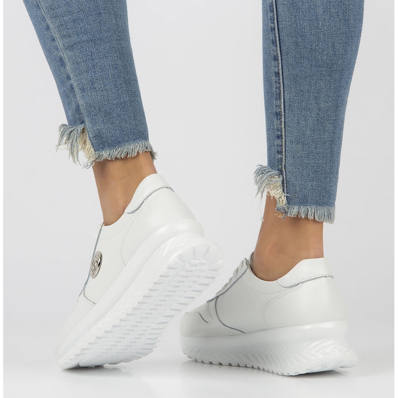 Kožené tenisky Filippo DP3547 / 22 Wh bílé bílý 2