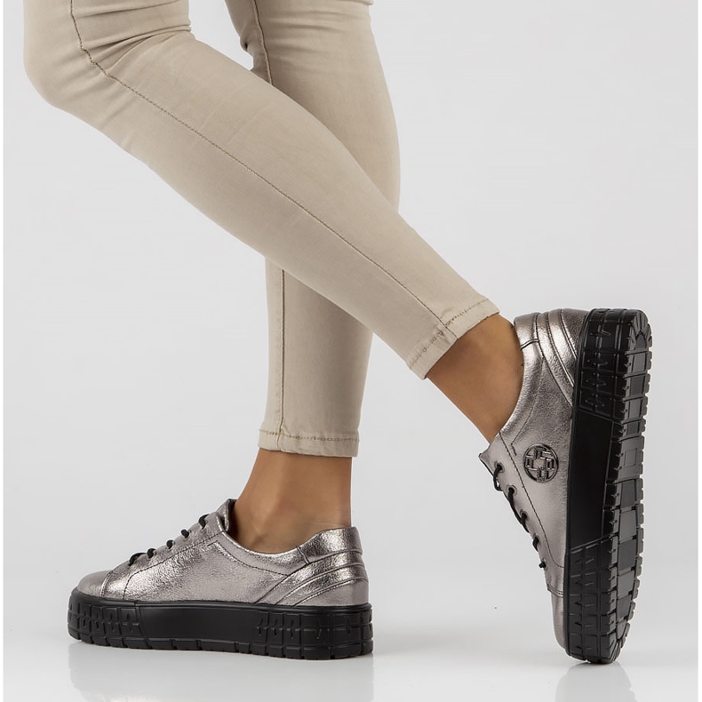 Kožené tenisky FILIPPO DP3528 / 22 Gn gun metal stříbrný 1