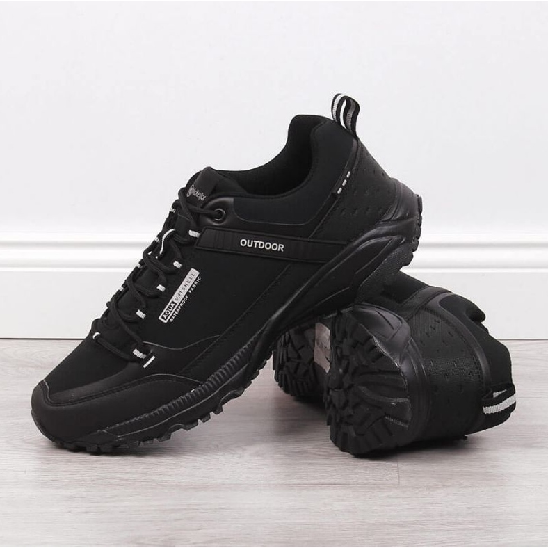 Černé trekové boty McKeylor M JAN124 černá 2