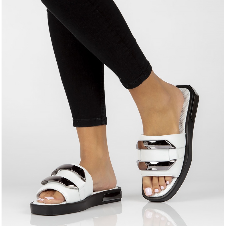 Kožené pantofle Filippo DK3903 / 22 Wh bílé bílý 1