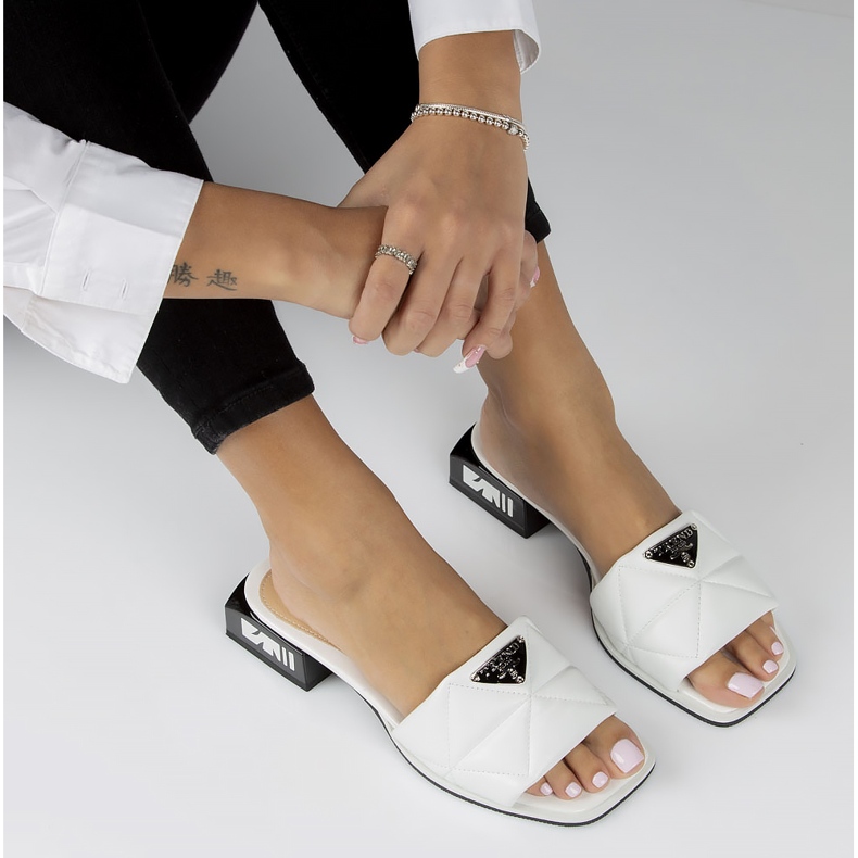 Kožené pantofle Filippo DK3905 / 22 Wh bílé bílý 1