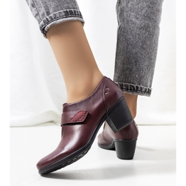 Maroon brogues na postu Belia červený vícebarevný 1
