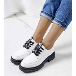 Bílé dámské boty Merivale bílý 2