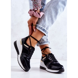 S.Barski Černobílé kožené sportovní boty Rayana na klínku bílý černá 2