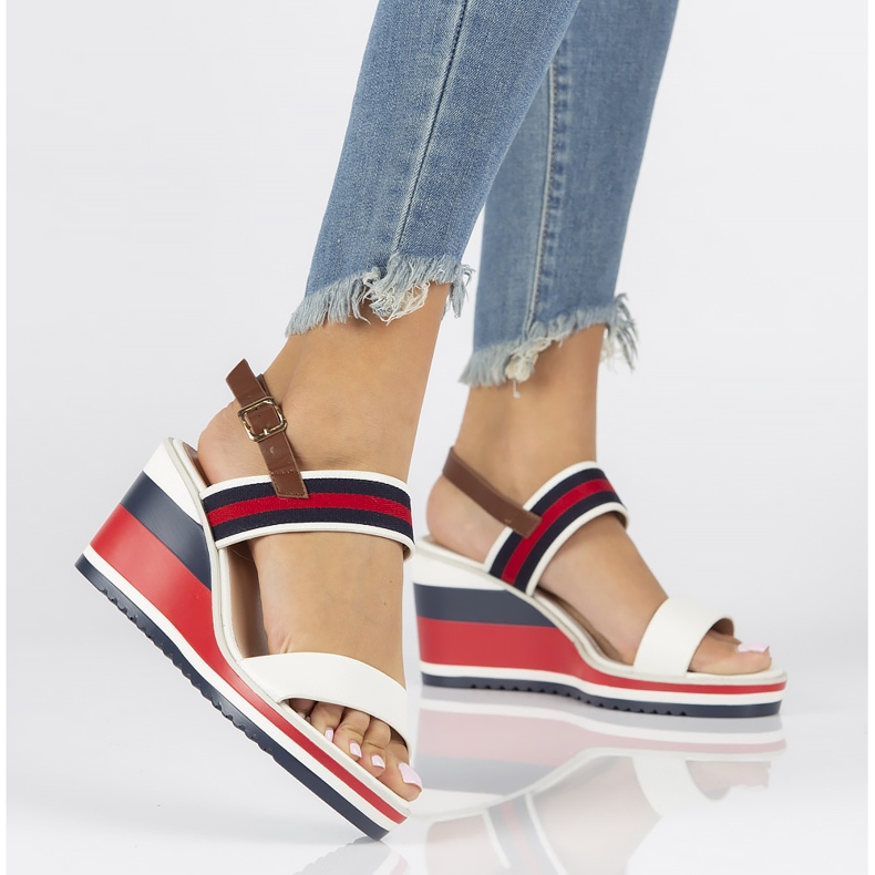 Sandály na klínku Filippo DS2094 / 22 Wh Nv bílé bílý červené námořnická modrá 2