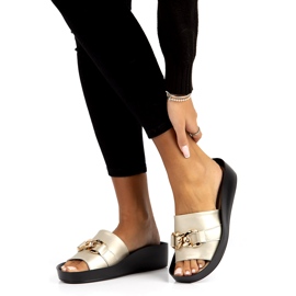 Kožené pantofle Filippo DK3590 / 22 Go golden zlatý 2