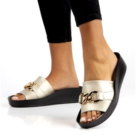 Kožené pantofle Filippo DK3590 / 22 Go golden zlatý 1