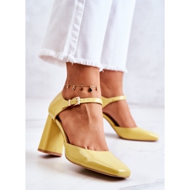 PG1 Módní lakované lodičky na žluté maorské tyči žlutá 1