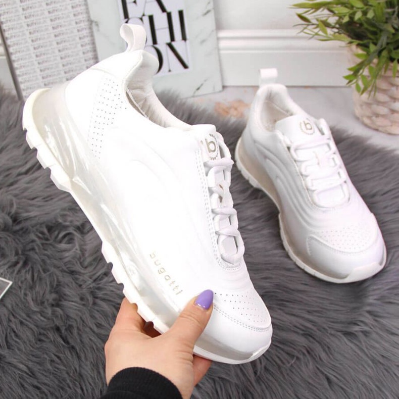 Bílé sportovní boty Bugatti JJ253094 bílý 1