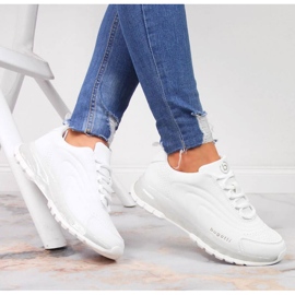 Bílé sportovní boty Bugatti JJ253094 bílý 2