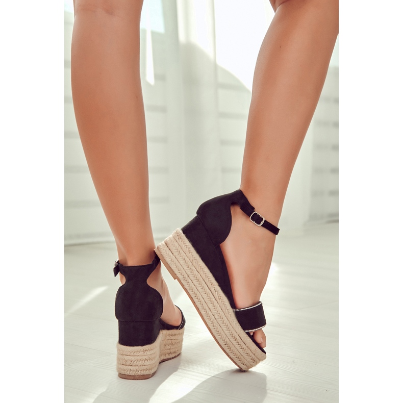 FW1 Dámské sandály na klínku s černými kubickými zirkony linet černá 2