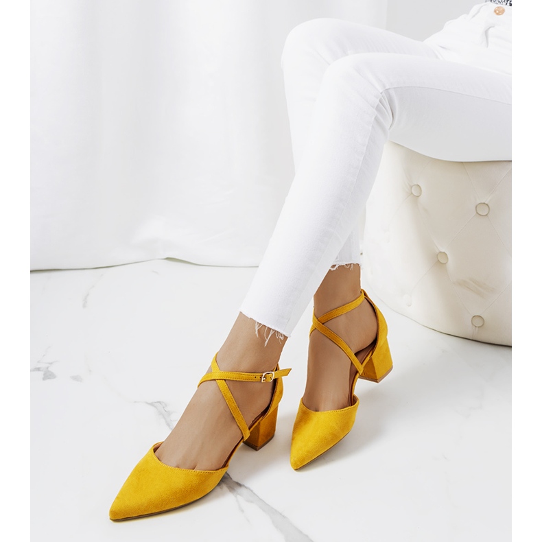 Žluté lodičky na sloupku Terra žlutá 1