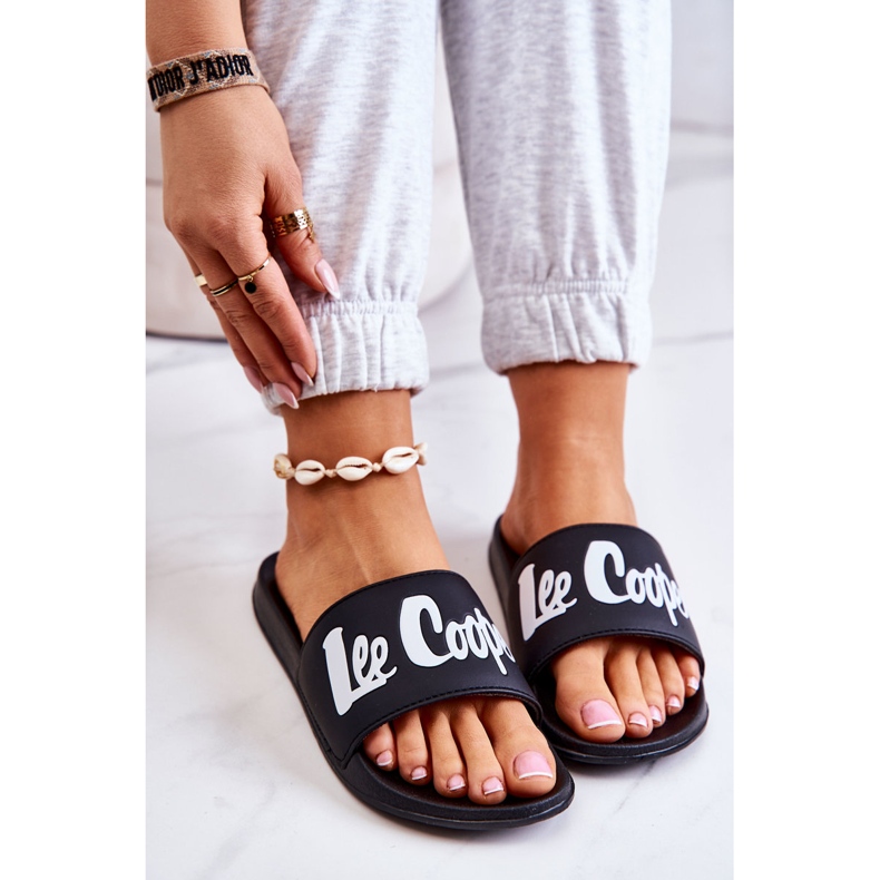 Lee Cooper LCW-22-42-1004 Černé dámské pantofle bílý černý 1