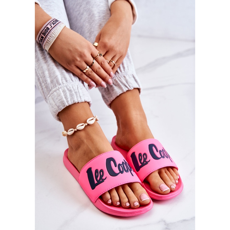 Dámské pantofle Lee Cooper LCW-22-42-1000 Neon Pink růžový 2