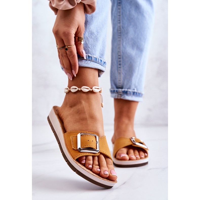 Módní dámské pantofle s přezkou Inblu CP000031 žluté žlutá 1